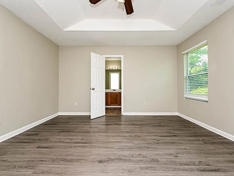 172 Marsh Glen Dr — Photo 11