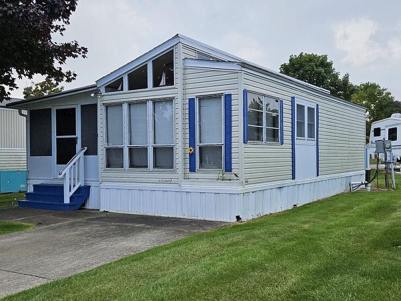 1st image of 5212 Cambridge Ln