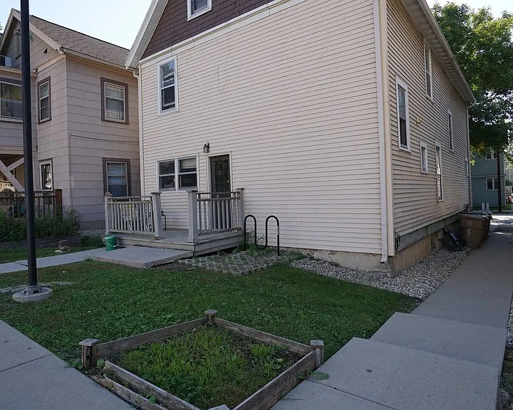 316 W Wilson St — Photo 22