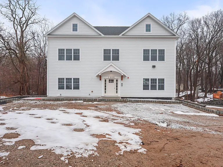 1209 Littleton Rd #B — Photo 2