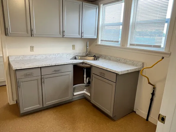 8 Elm St #1R, Stoneham, MA 02180