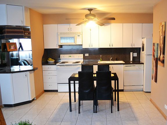 5th image of 7201 W Wellington Ave APT H3