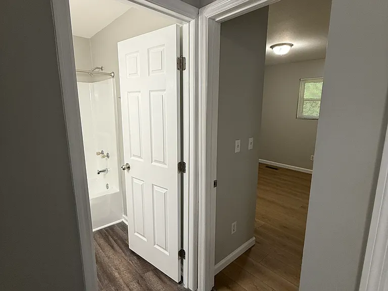 800 Lullwater Rd — Photo 14