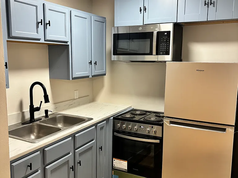 5136 Montgomery Rd #10 — Photo 4