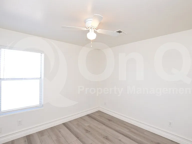 8830 W Coronado Dr — Photo 16