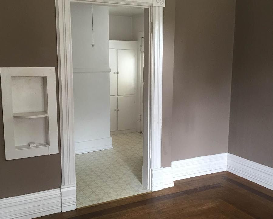 2nd image of 1300 E 21st St APT 2