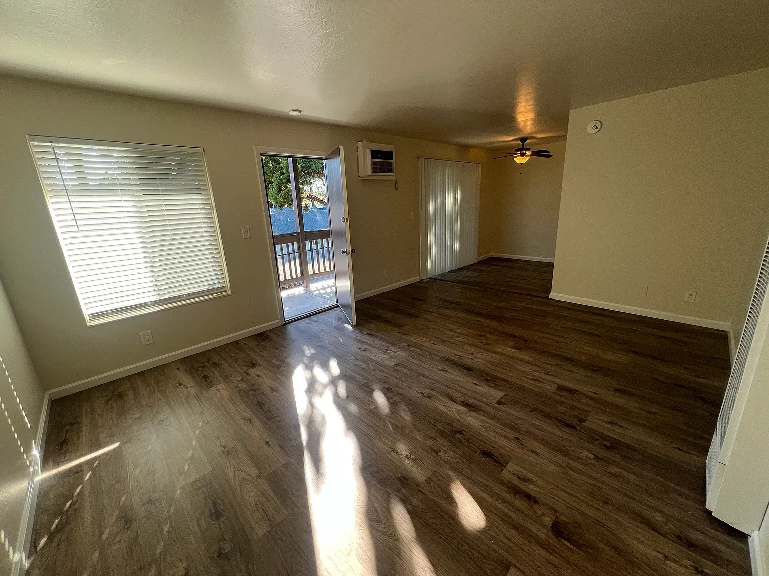2 bed, 800 sqft, $2,050 — Photo 1