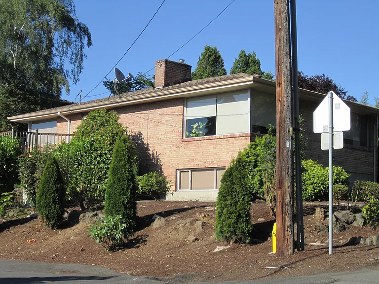 404 7th Ave S — Photo 15
