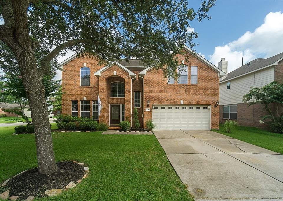 1st image of 215 Cay Crossing Ln