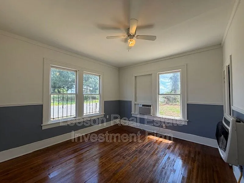 3 bed, 1.0 bath, 1400 sqft, $860 — Photo 4