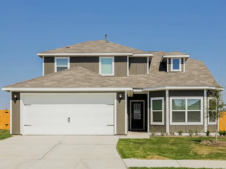 1417 Woodwinds Dr — Photo 1