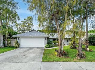 1252 Raintree Ln, Wellington, FL 33414
