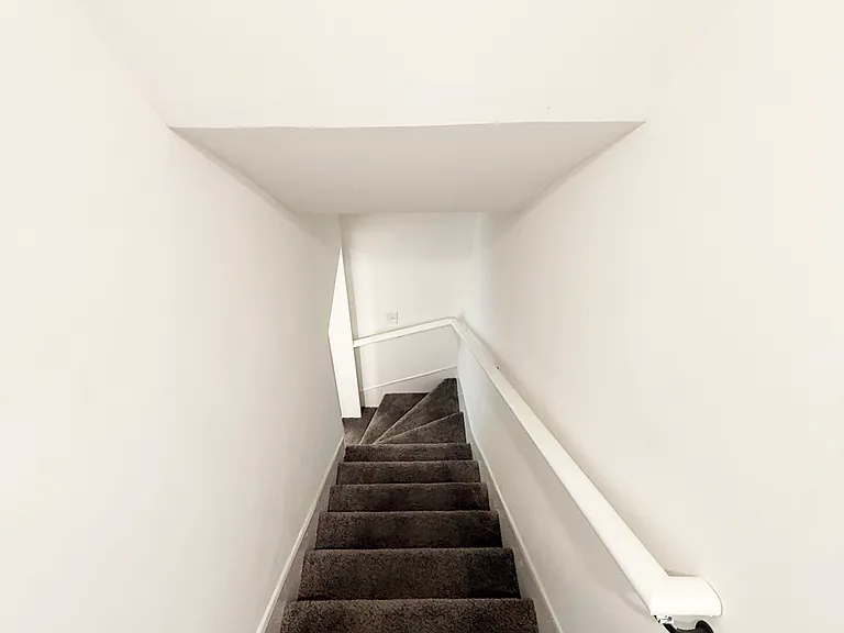 210 Washington St — Photo 16