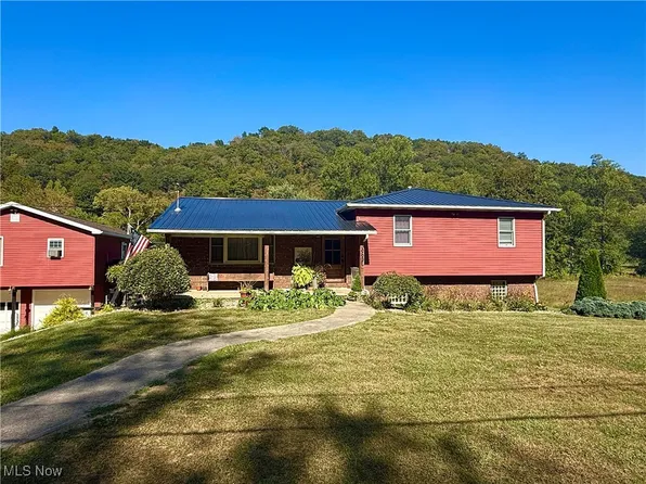 3063 Hebron Rd, Saint Marys, WV 26170