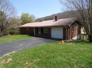 1349 Bledsoe Creek Rd, Sparta, NC 28675