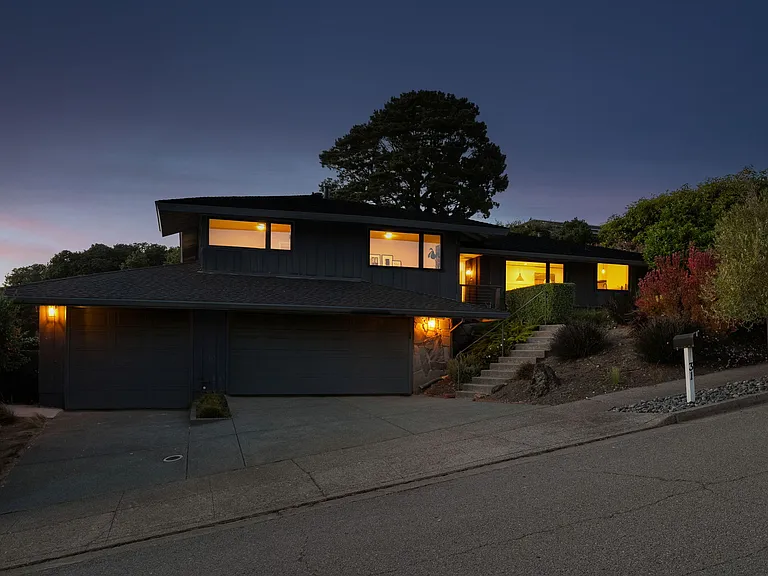 31 San Marino Dr — Photo 7