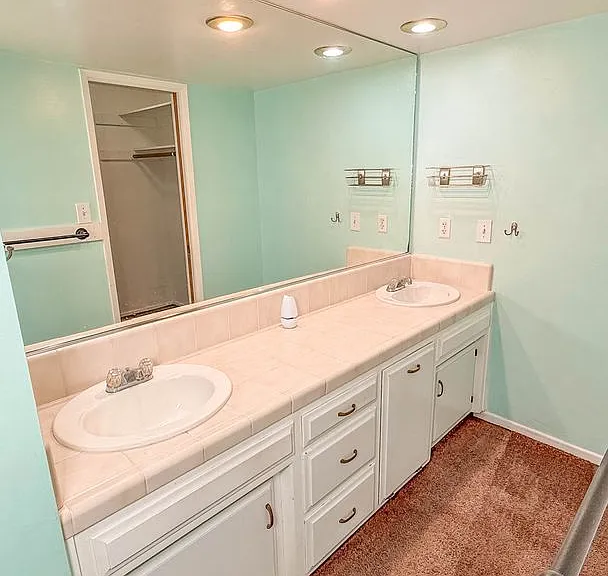 2246 Hasti Acres Dr — Photo 9