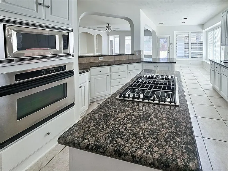 6010 Serrano Terrace Ln — Photo 7