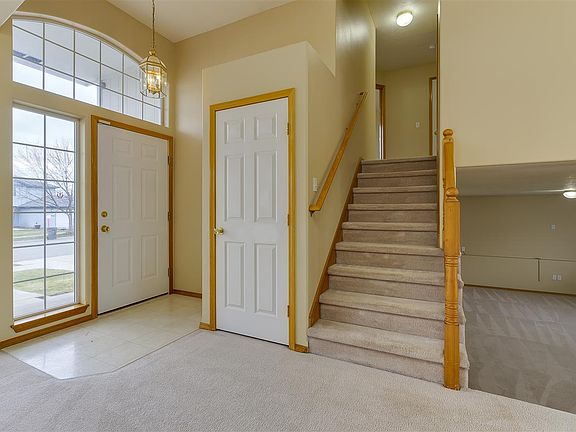 4th image of 24004 E Maxwell Ave