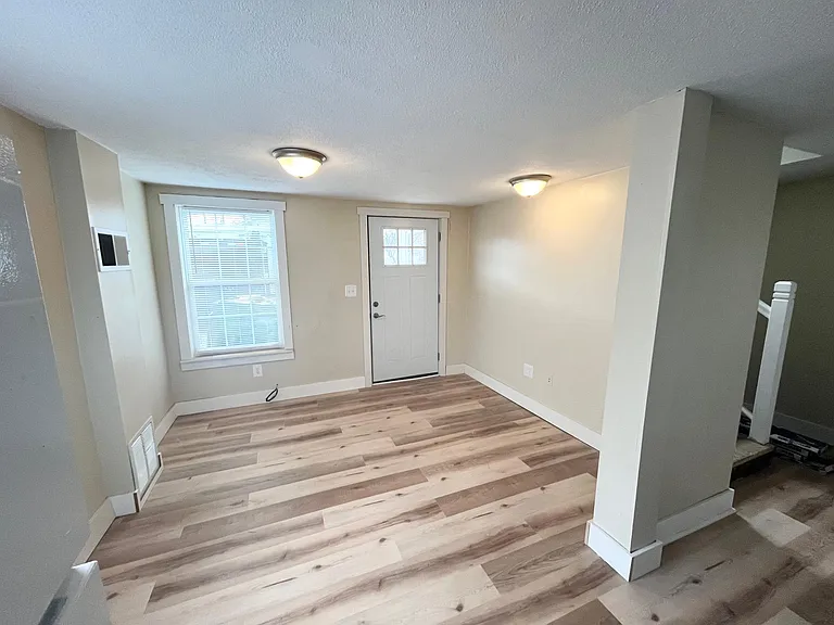 214 Myrtle Ave — Photo 3