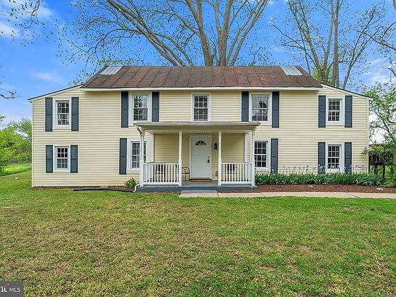 3rd image of 15514 Guinn Ln