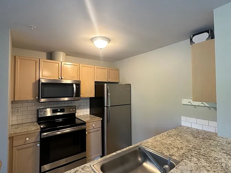 Interlake Apartments — Photo 17