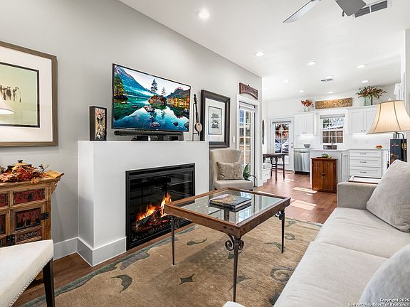 5th image of 530 OAK PARK DR #1000