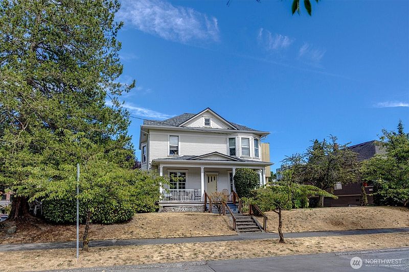 3rd image of 5522 12th Avenue NE