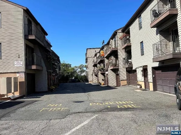 233 Midland Ave APT 201, Garfield, NJ 07026