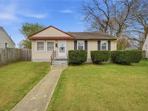 1926 N Lakeland Dr, Norfolk, VA 23518