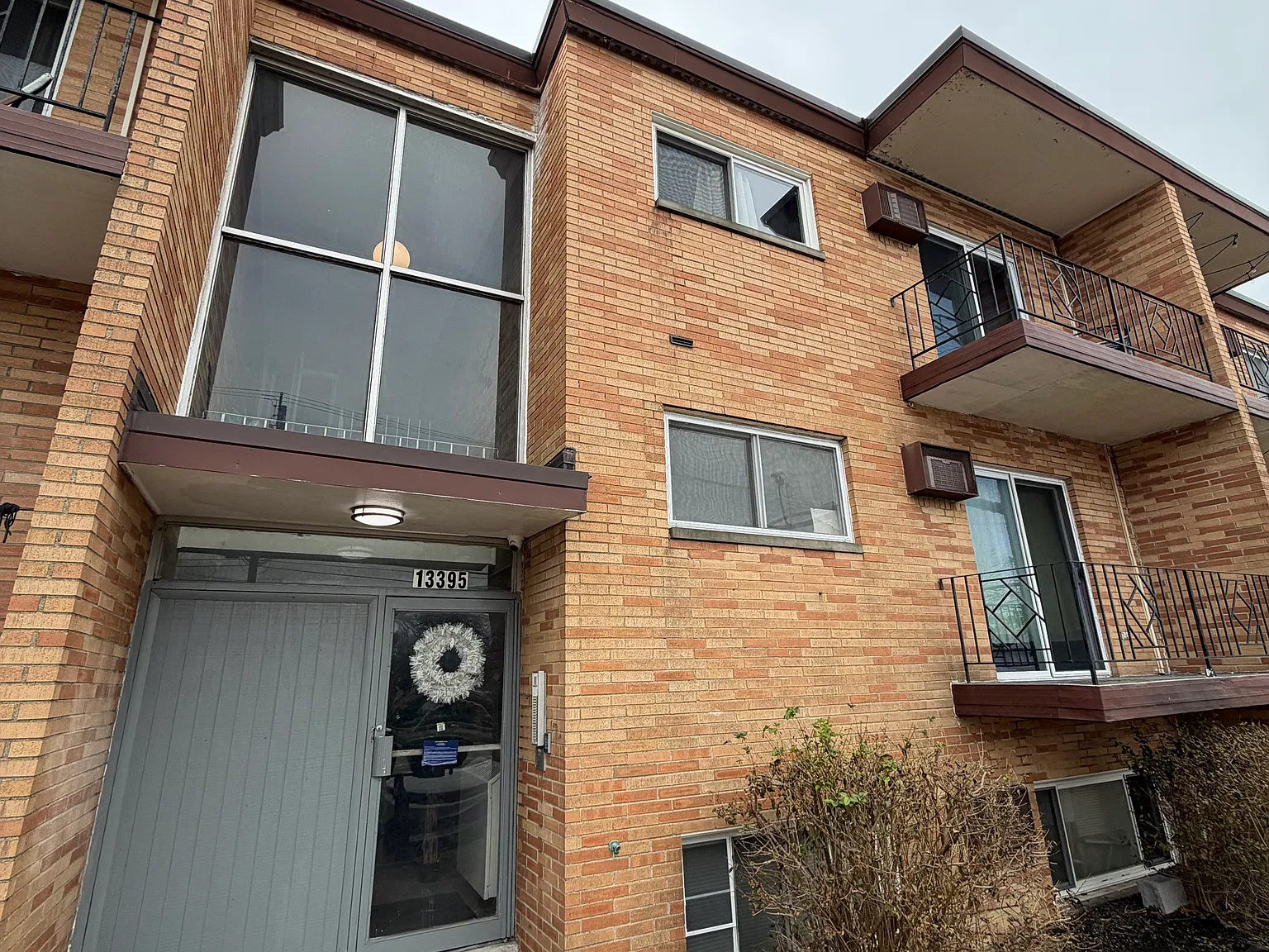 2 bed, $1,000 — Photo 1