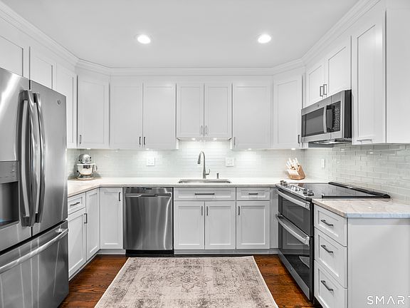 3rd image of 1169 Hope Street #C7