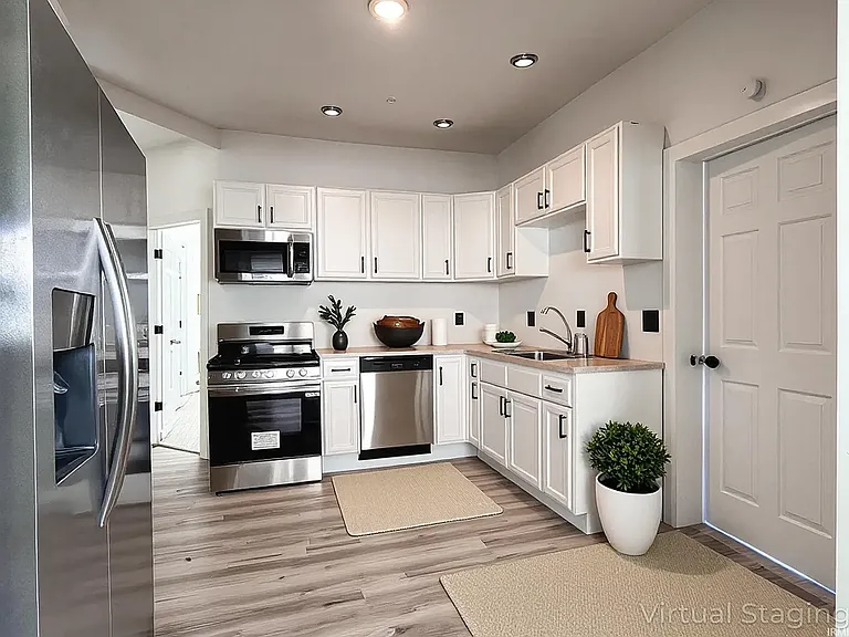 733 S Armstrong St — Photo 5