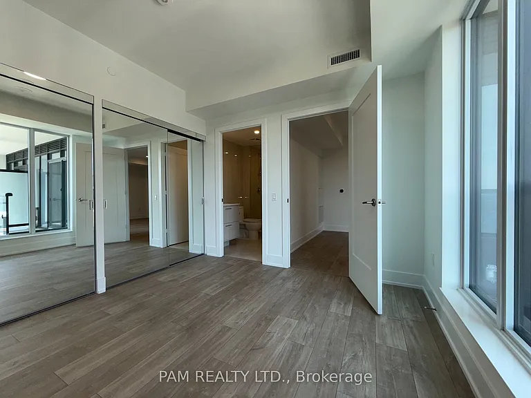858 Dupont St #839 — Photo 8