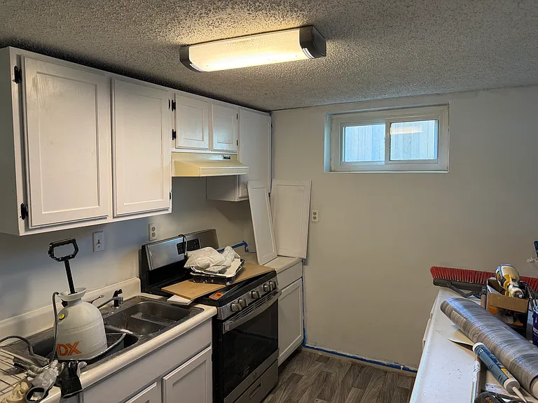 2805 NE 56th Ter — Photo 16