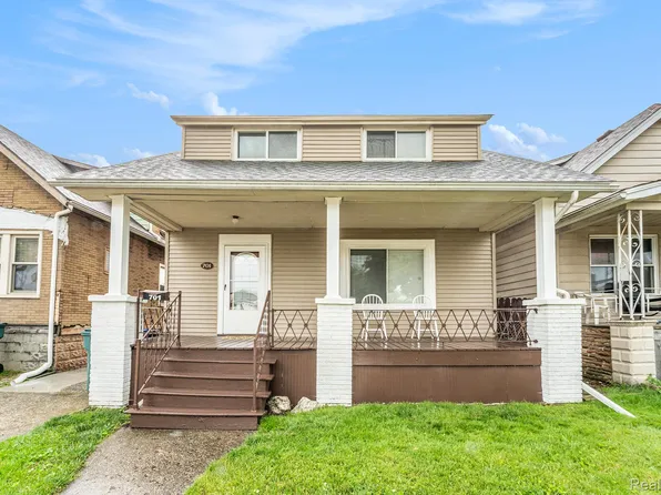 701 Cleophus Pkwy, Lincoln Park, MI 48146
