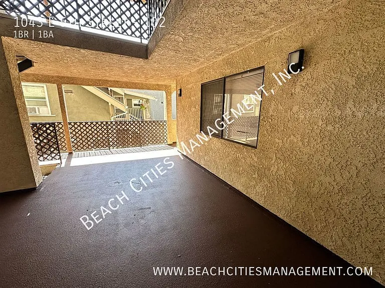 1043 E 5th St #102 — Photo 6