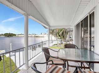 128 Lake Shore Dr, Hallandale, FL 33009