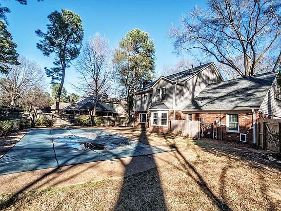 3rd image of 2031 Whispering Pines Dr