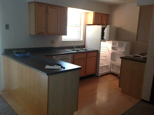3 bed, 1.5 bath, 1232 sqft, $1,000 — Photo 1