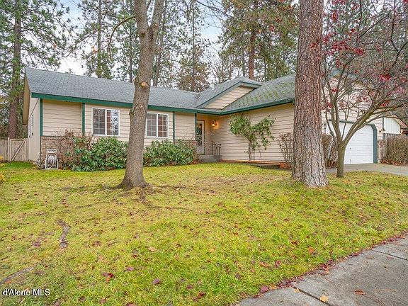 2nd image of 2533 E Woodcrest Dr