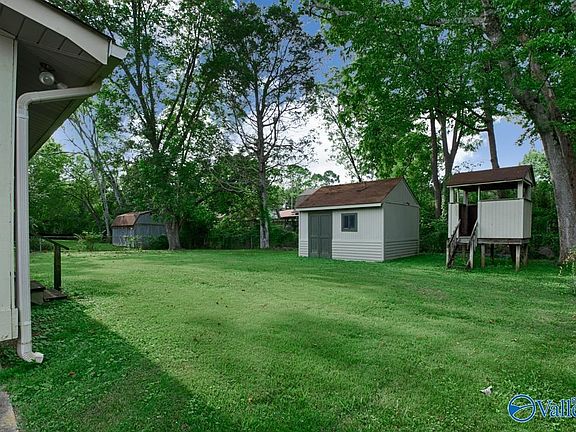 4th image of 2320 Rodgers Dr NE