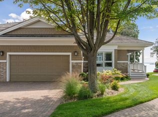 722 Widsten Cir, Wayzata, MN 55391