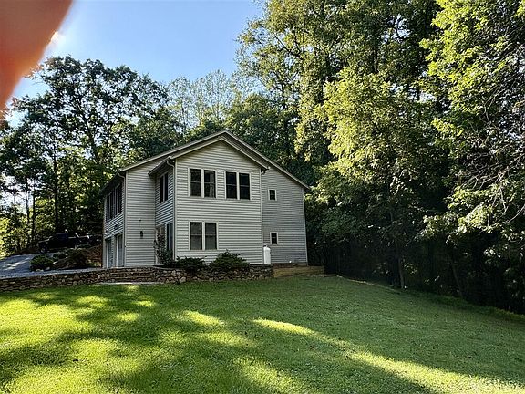 3rd image of 430 S Oakwood Rd