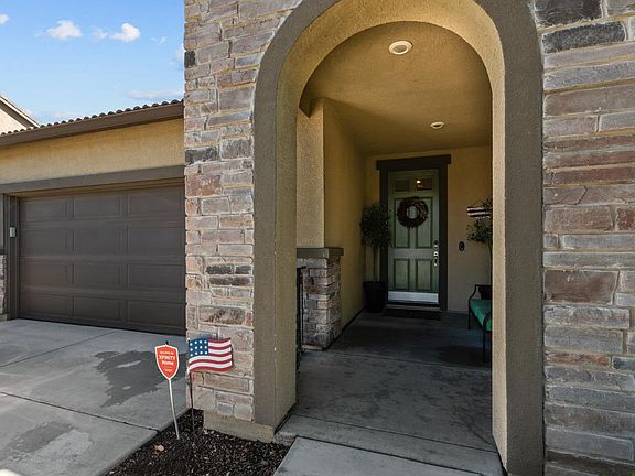 3rd image of 905 Ellis Cir