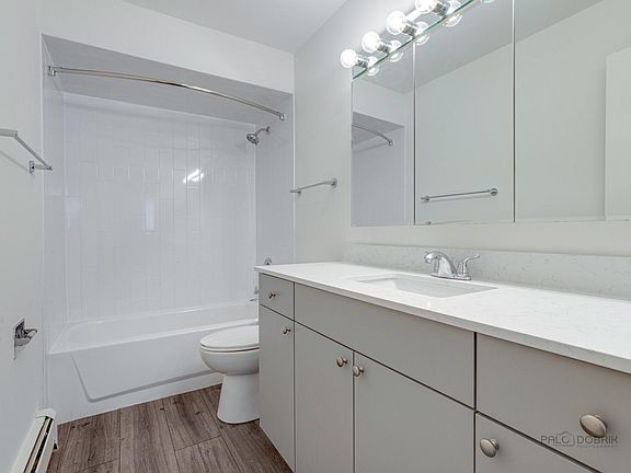 2nd image of 705 S Milwaukee Ave #101