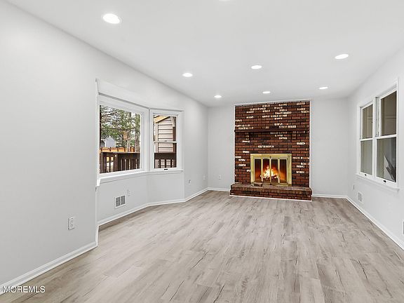 5th image of 104 Molina Court