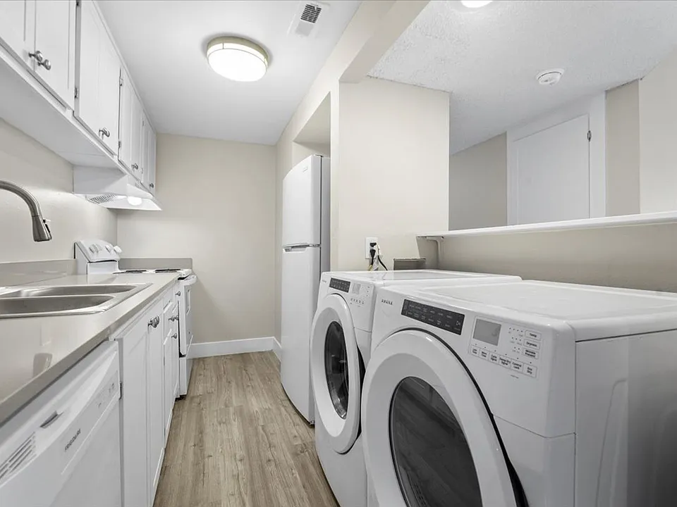 Sherwood Forest Apartments
