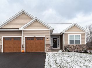 5123 Red Oak Ln, Batavia, NY