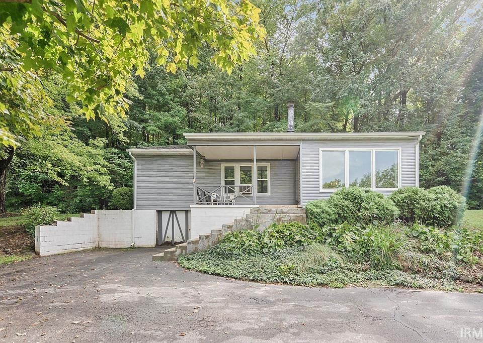 1st image of 809 W Riverside Dr